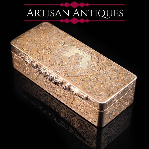 French Silvergilt Snuff Box with Hand Engravings and Vermeil