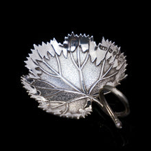 Cargar imagen en el visor de la galería, A Georgian Solid Silver Tea Caddy Spoon in Grape Leaf Form - Taylor &amp; Perry 1834 - Artisan Antiques
