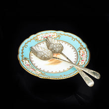 Cargar imagen en el visor de la galería, Magnificent Georgian Silver Gilt Spoons - Solomon Royes 1821 - Artisan Antiques
