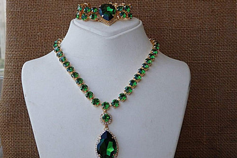 vintage emerald necklace