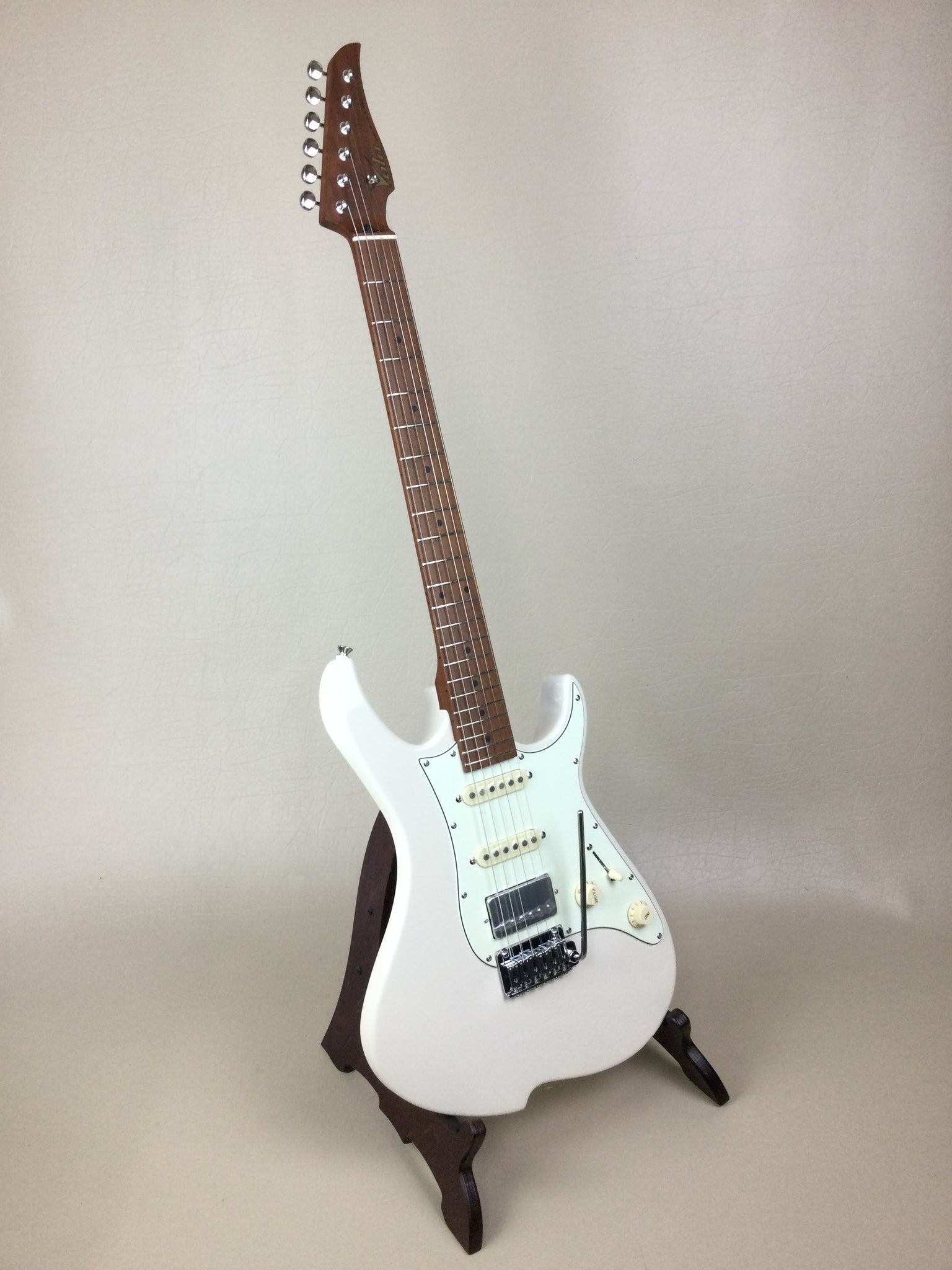 Vola OZ RMN v3 Vintage White (w/ Vola Deluxe Gig Bag)