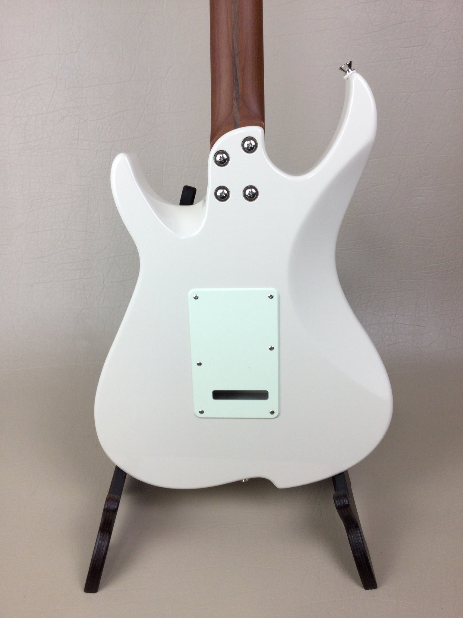 Vola OZ RMN v3 Vintage White (w/ Vola Deluxe Gig Bag)