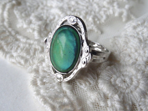 How Do Mood Rings Work? | Barbara Michelle Jacobs Jewelry