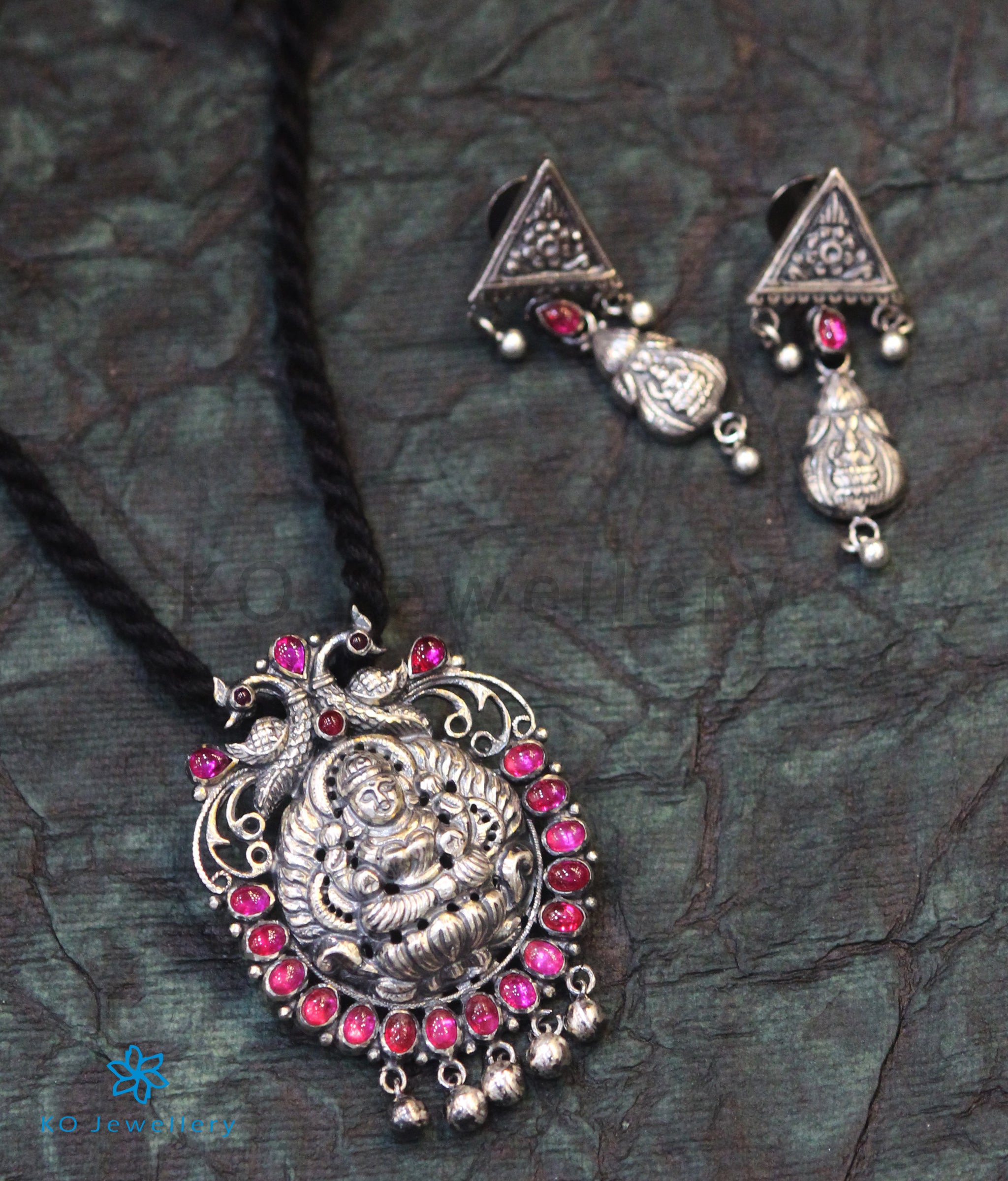 The Padmakala Silver Kempu Pendant Set 