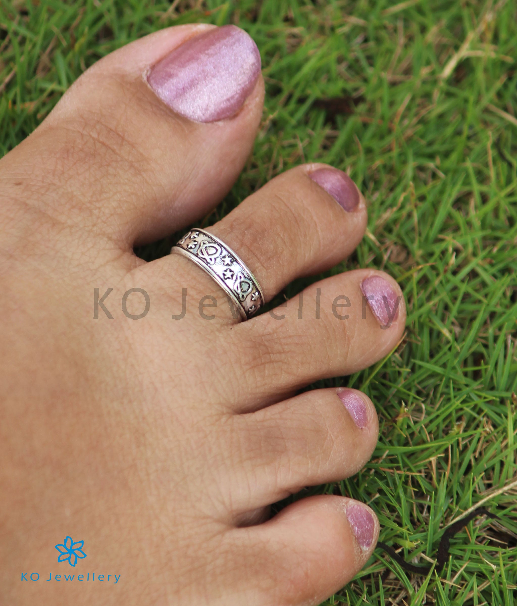 Buy Charm of Delight Silver Toe Rings | GRT Jewellers