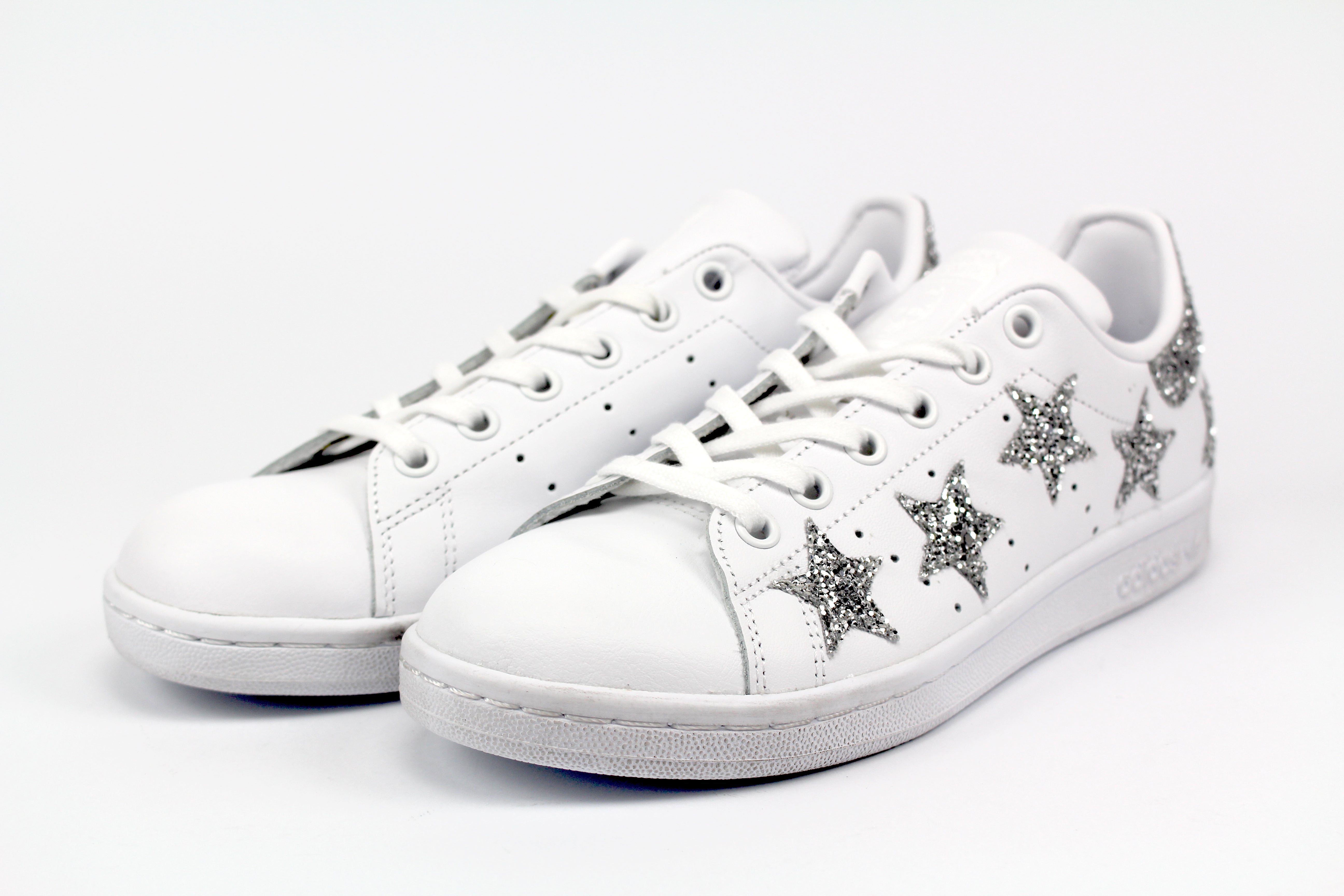 scarpe simili alle stan smith con rialzo