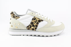 saucony con borchie