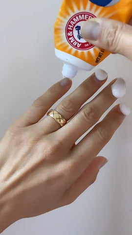 Use Toothpaste On Fingernails - 12 Easy Beauty Hacks That Can Really Save You A Lot Of Time