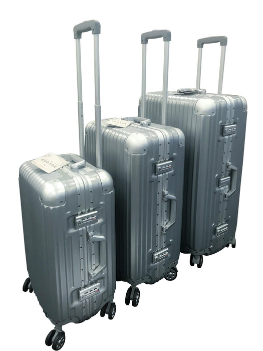 size of medium trolley bags