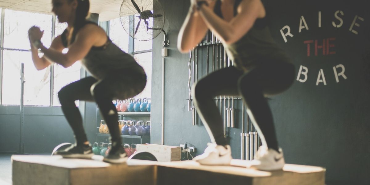 Muay Thaï - Les Etirements pour gagner en flexibilité - sumo squat