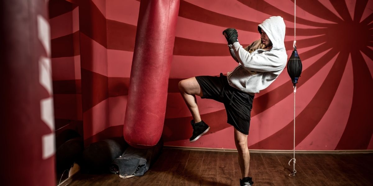 Muay Thaï vs Kickboxing - Quelles sont les Différences - univers boxe