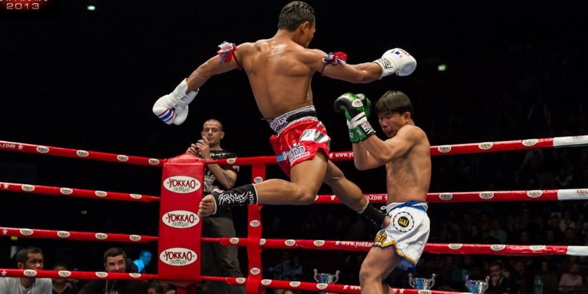 Saenchai - Coup de pied sauté - Univers Boxe