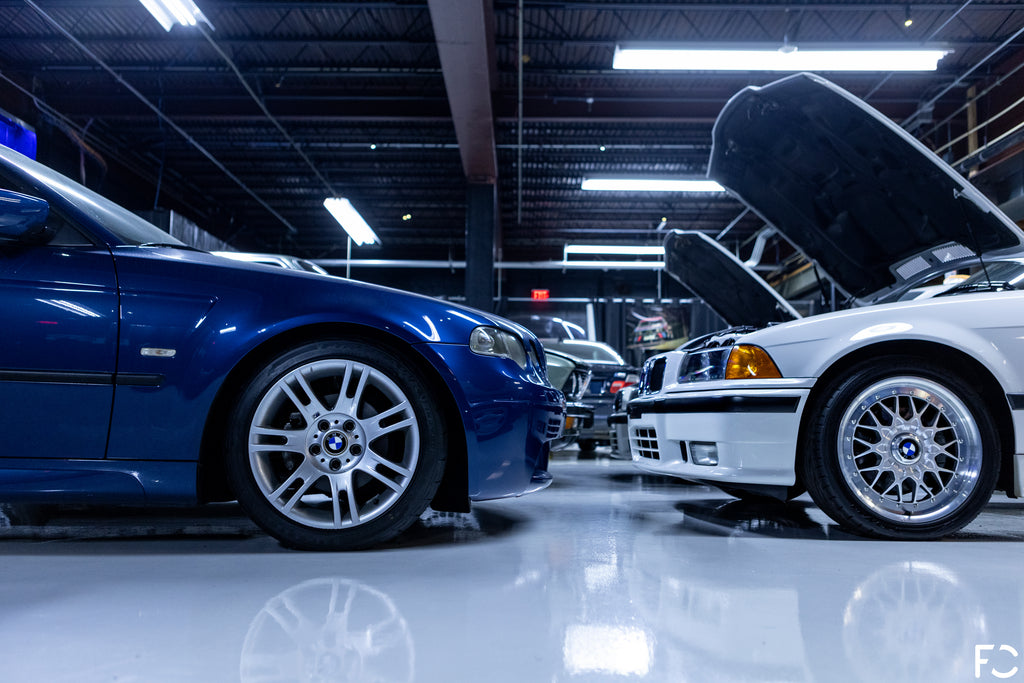 side profile of bmw e46 318ti facing an e36 325i m technic at Kassel performance