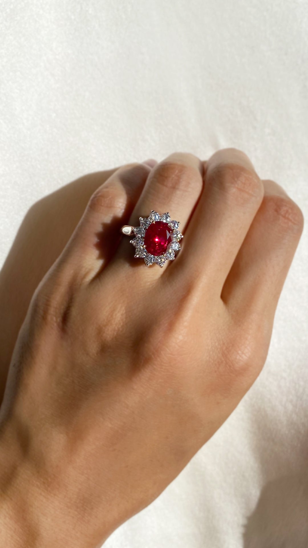 18ct Two Tone Gold Oval Cut Ruby with 1/4 CARAT tw of Diamonds Ring –  Mazzucchelli's