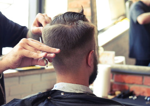 Cutting men's hair