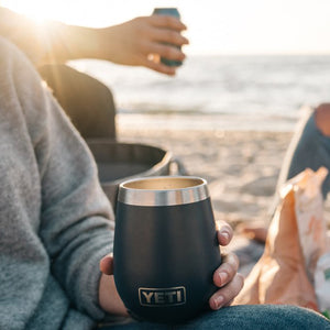 https://cdn.shopify.com/s/files/1/0131/2381/3434/products/yeti-rambler-wine-tumbler-10oz-navy-4.jpg?crop=center&height=300&v=1612202323&width=300