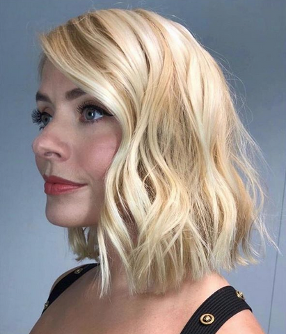 Holly Willoughby Wavy Hair