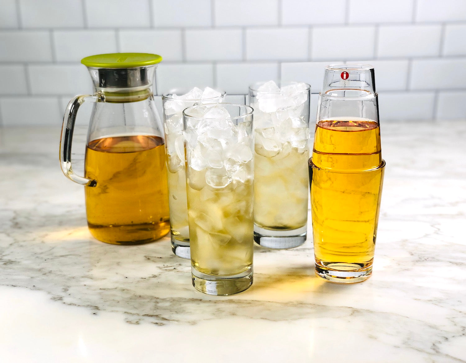 Organic Moringa Mint Cold Brew, Apple Juice and Glasses with Ice