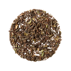 organic darjeeling tea leaves