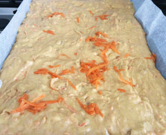 Roher Blondie-Karotten-Kuchen