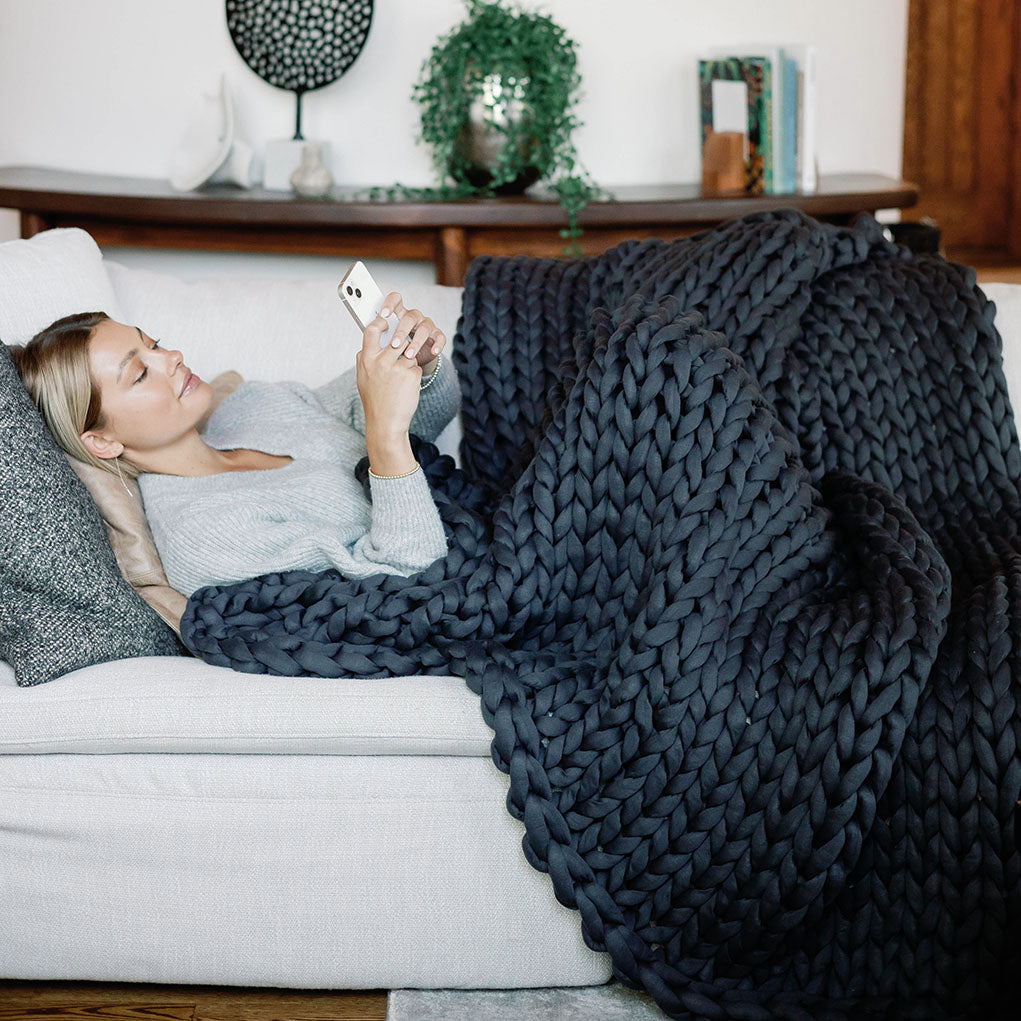 Nuzzie Knit Weighted Blanket Review