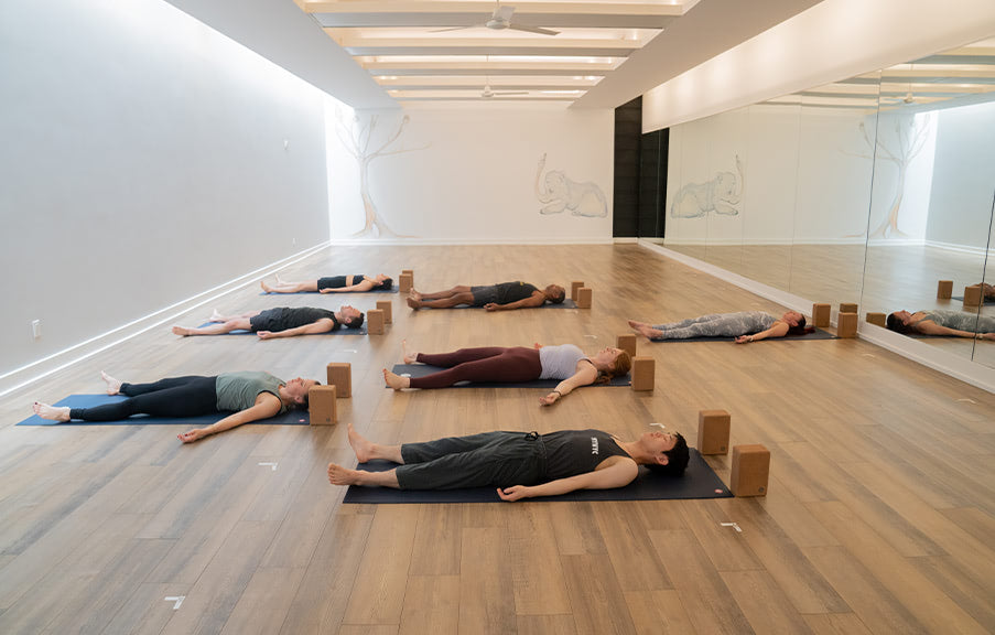 Yoga-Studio-Sitzung