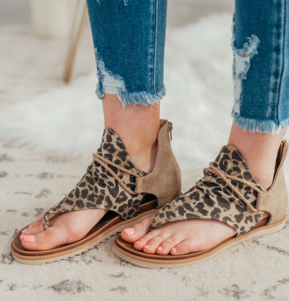 very g leopard sandals