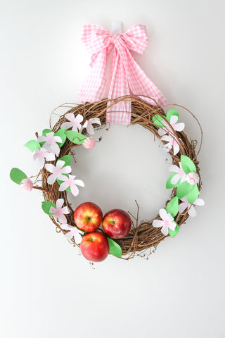 Paper Apple Blossom Wreath, Spring Crafts, Cosmic Crisp Apples, Libbie Summers Crafts, Linen Apron, Cafe Apron in Floral Linen