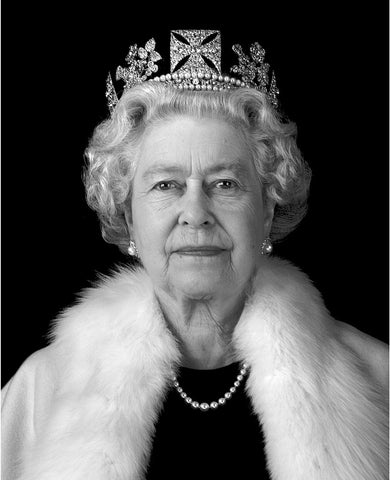 Photograph of the Queen in black and white