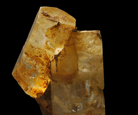 brown crystals of golden beryl