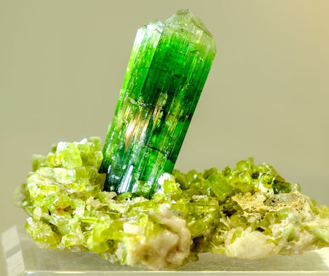 green tourmaline mineral