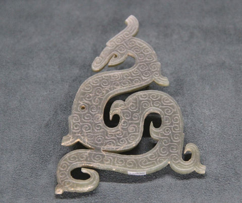 Grey Jade dragon carving