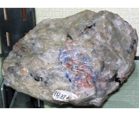 From the Princess Sodalite Mine in Bancroft - Photo by By James St. John - https://www.flickr.com/photos/47445767@N05/39816458570/, CC BY 2.0, https://commons.wikimedia.org/w/index.php?curid=119460600