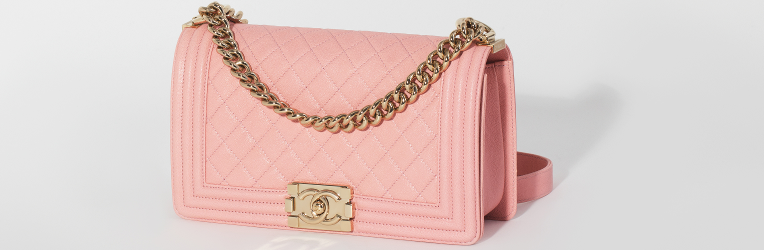 What's In My Chanel Vintage Diana Medium Flap Bag ~ Review and