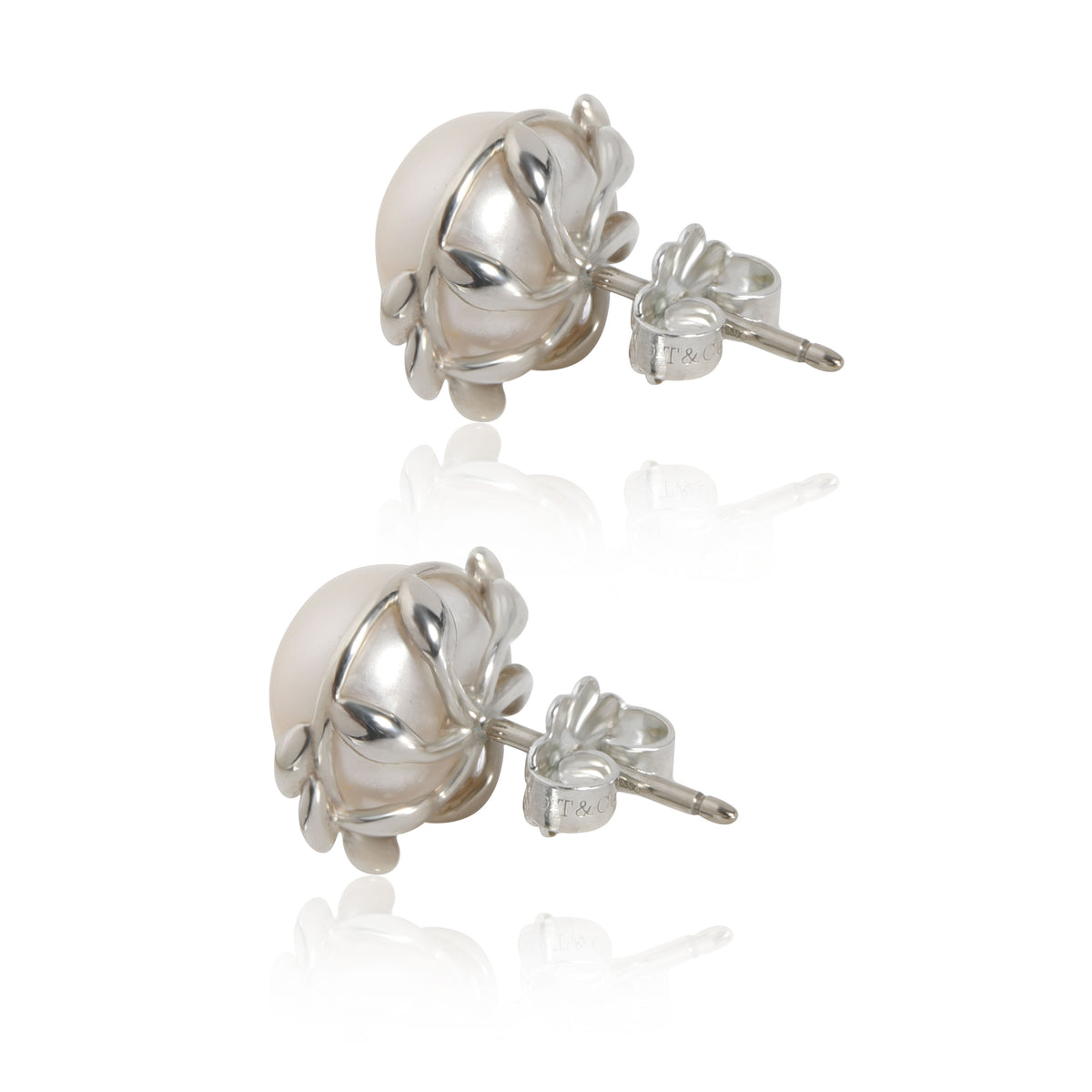 arrepentirse Corroer profundo Tiffany & Co. Paloma Picasso Olive Leaf Pearl Stud Earring in Sterling  Silver by WP Diamonds – myGemma| JP | Item #110747