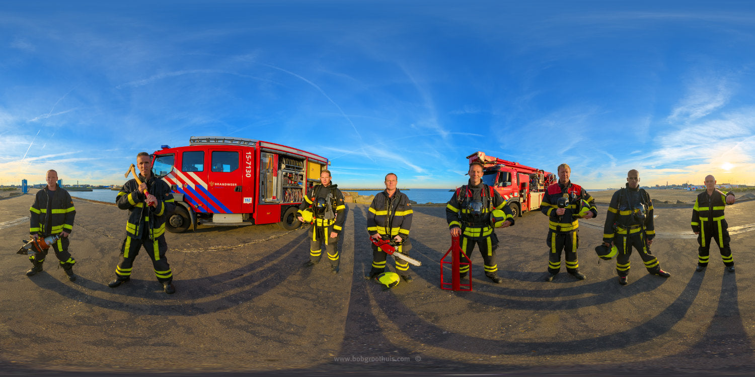 The (close) Encounters Project - Part 13 - Fireman Scheveningen - HDR Panorama portret 