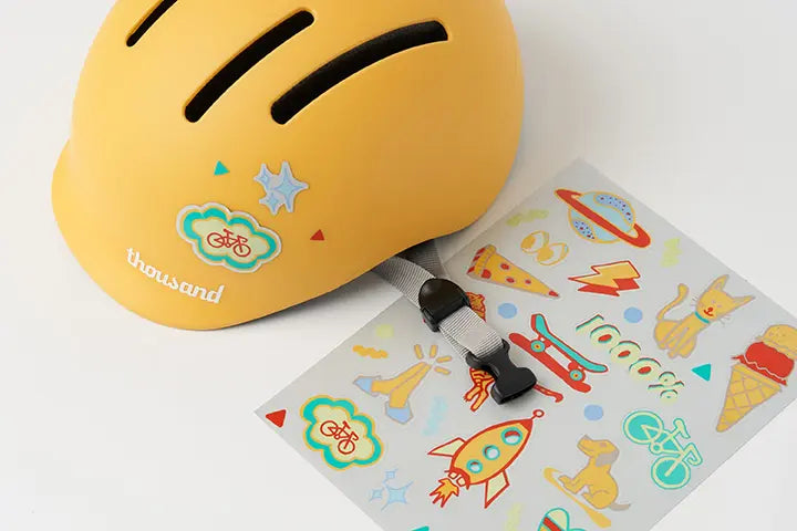 Casco Infantil Thousand Jr incluye un set de pegatinas reflectantes