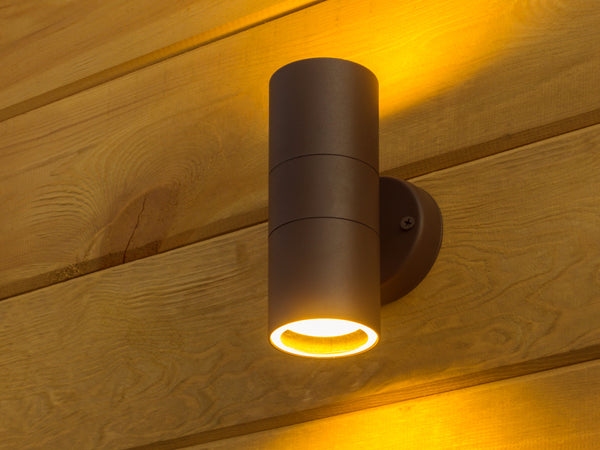 outdoor contemporary wall sconce in bronze