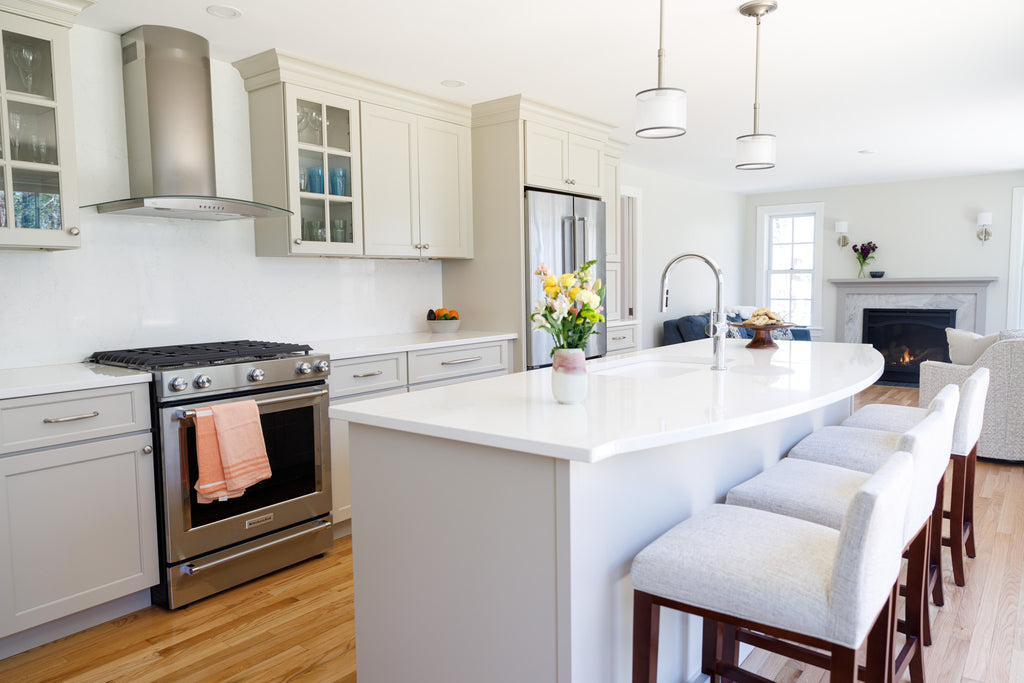 Traditional kitchen, Shiloh Maple Painted Beige Cabinetry