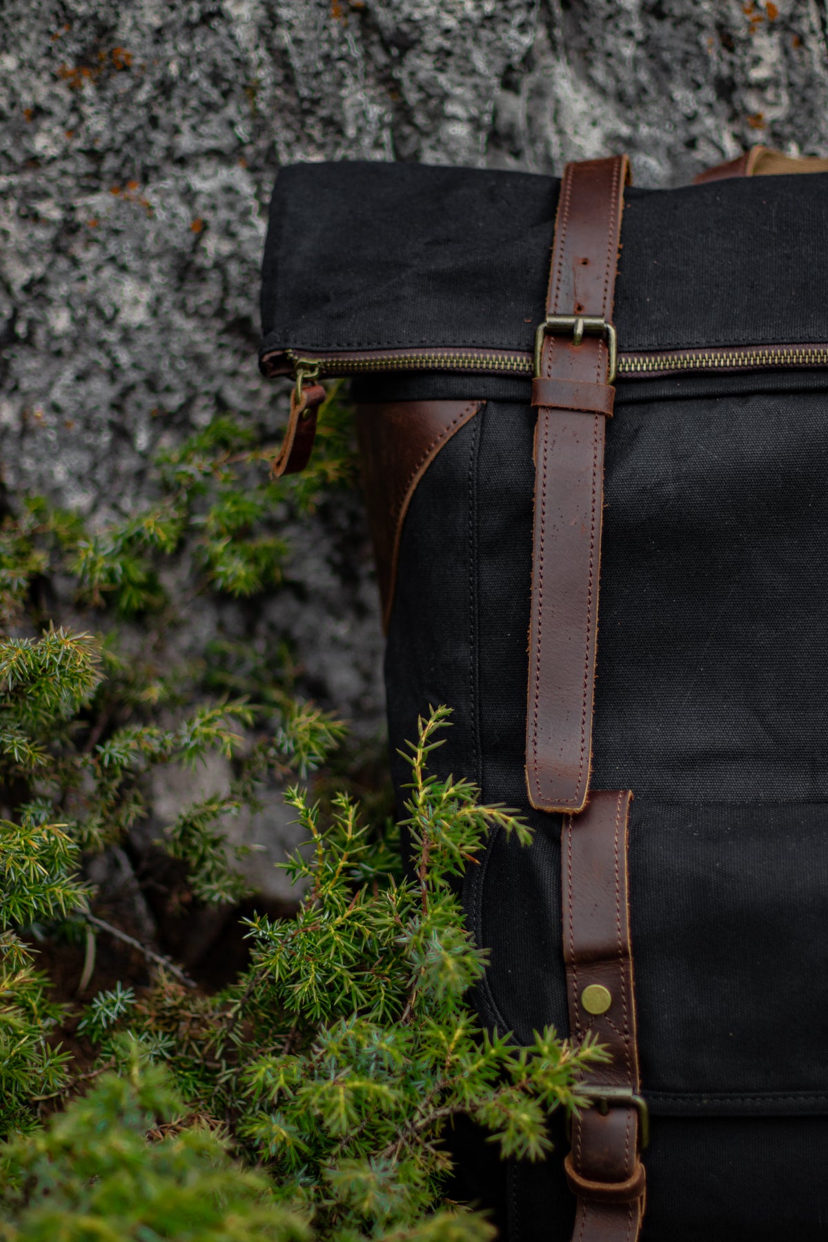 black large canvas backpack