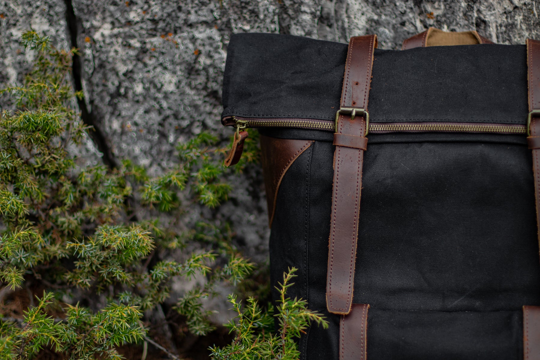 men's extra-large black backpack