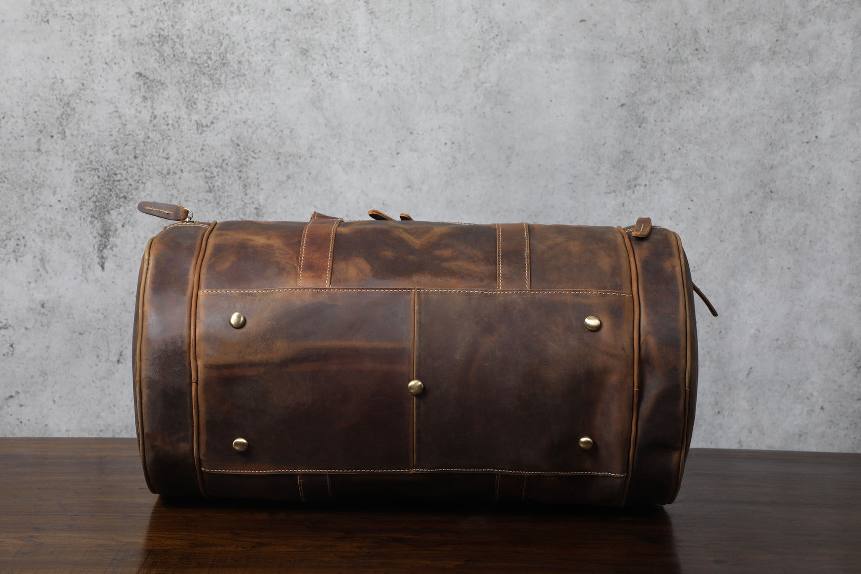 brown leather travel bag