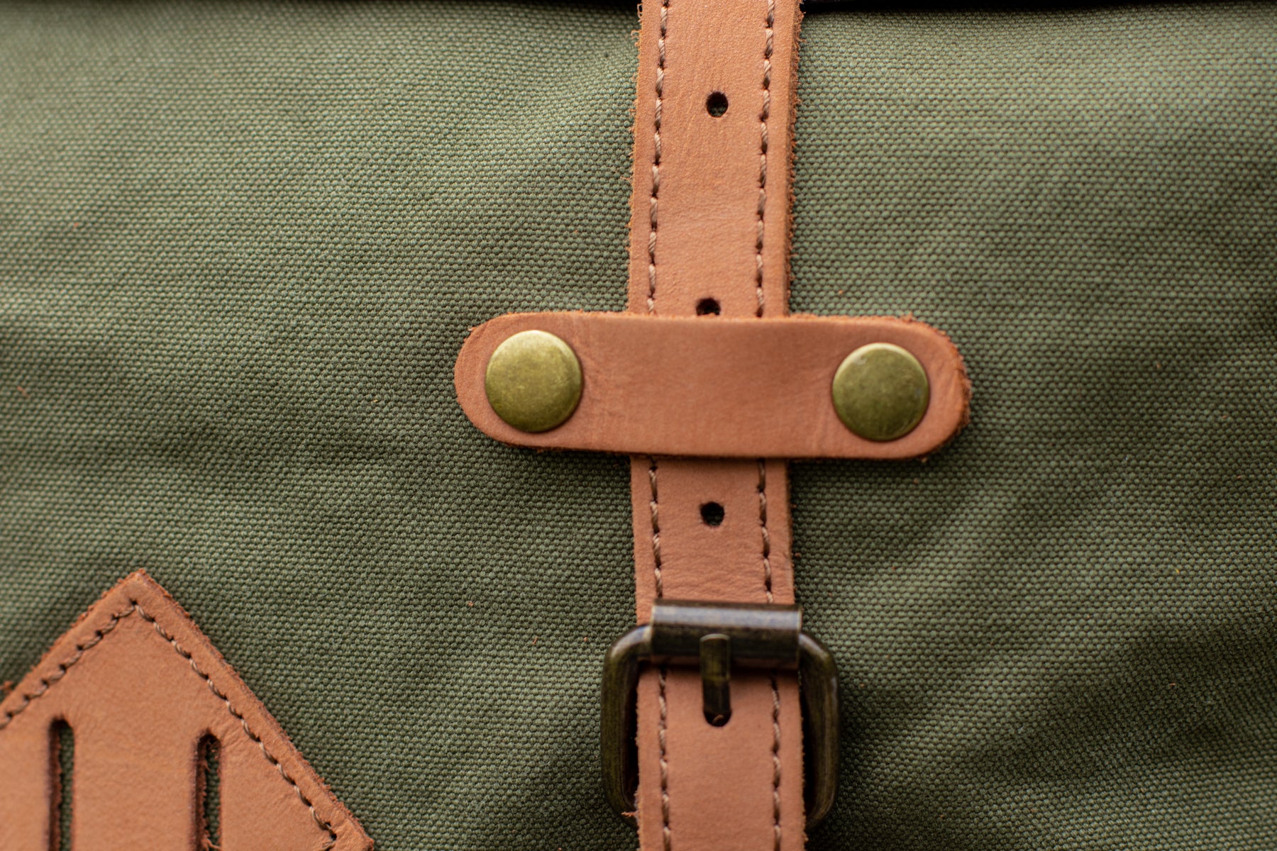 large canvas bag with sturdy clips