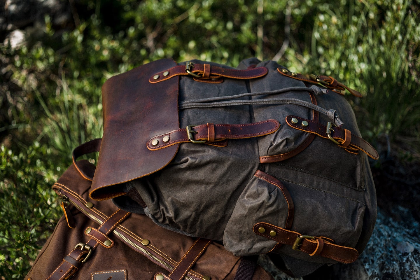 Canvas vs Leather Backpacks: Discover Your True Companion – Eiken Shop