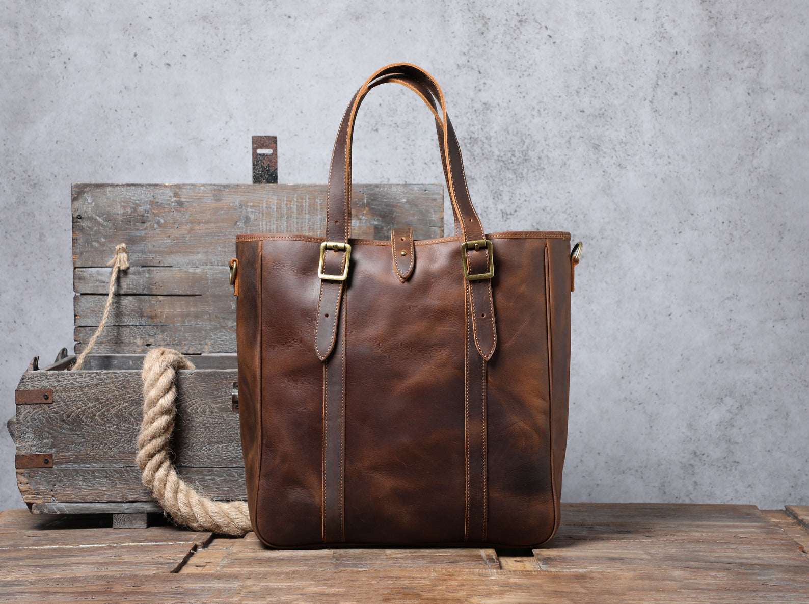 leather tote bag