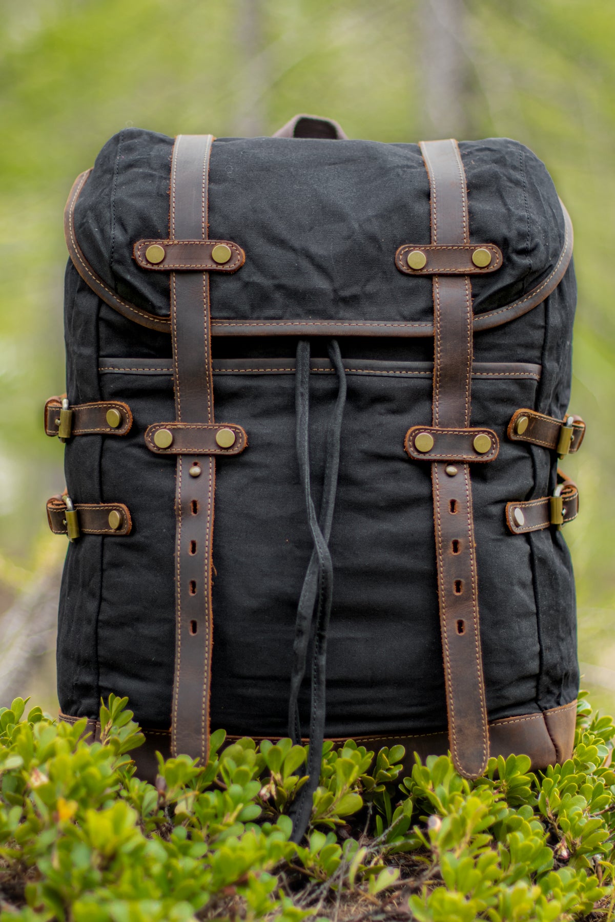 minimalist style satchel bag