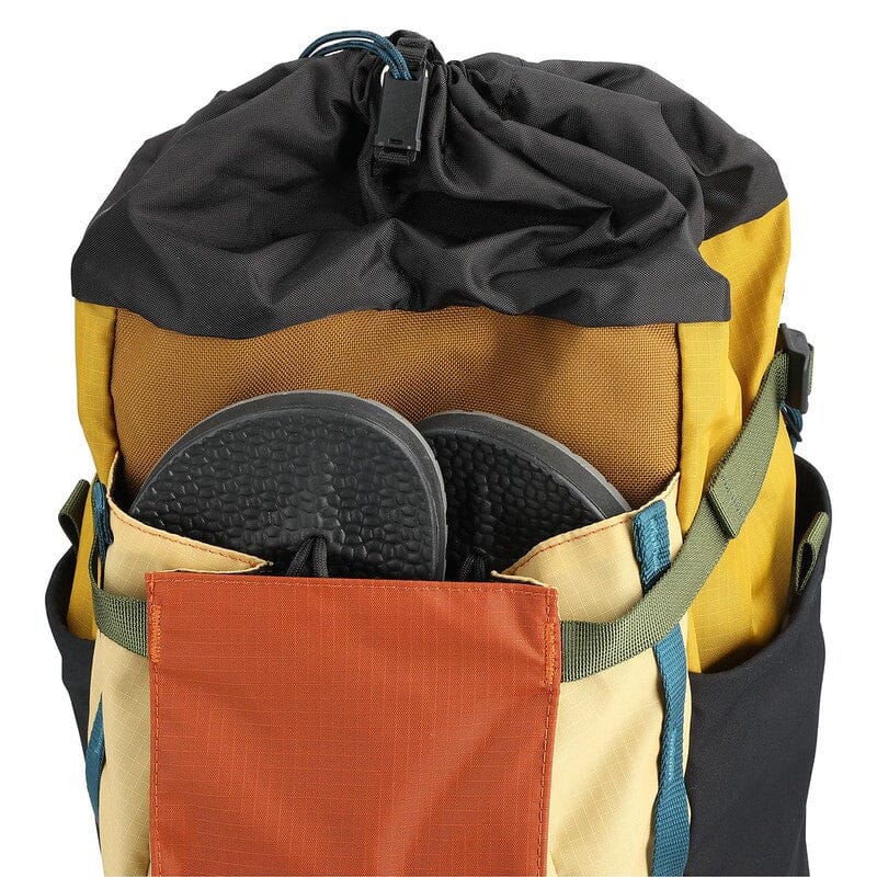 mountain pack drawstring opening external pockets