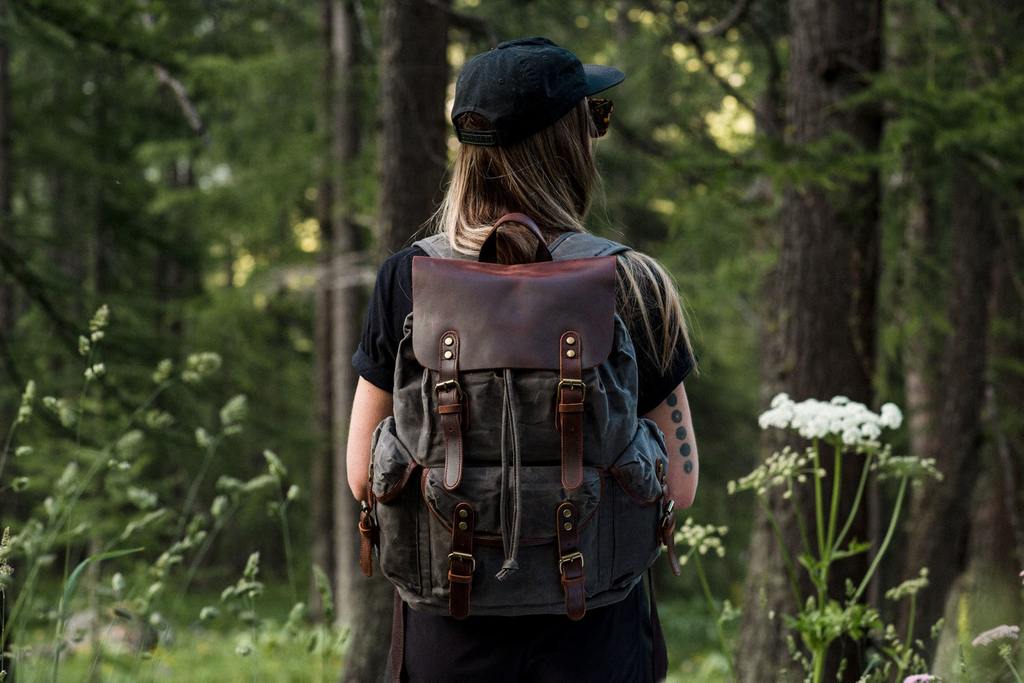 sac à dos vintage bushcraft en toile de coton et cuir pleine fleur pour femmes