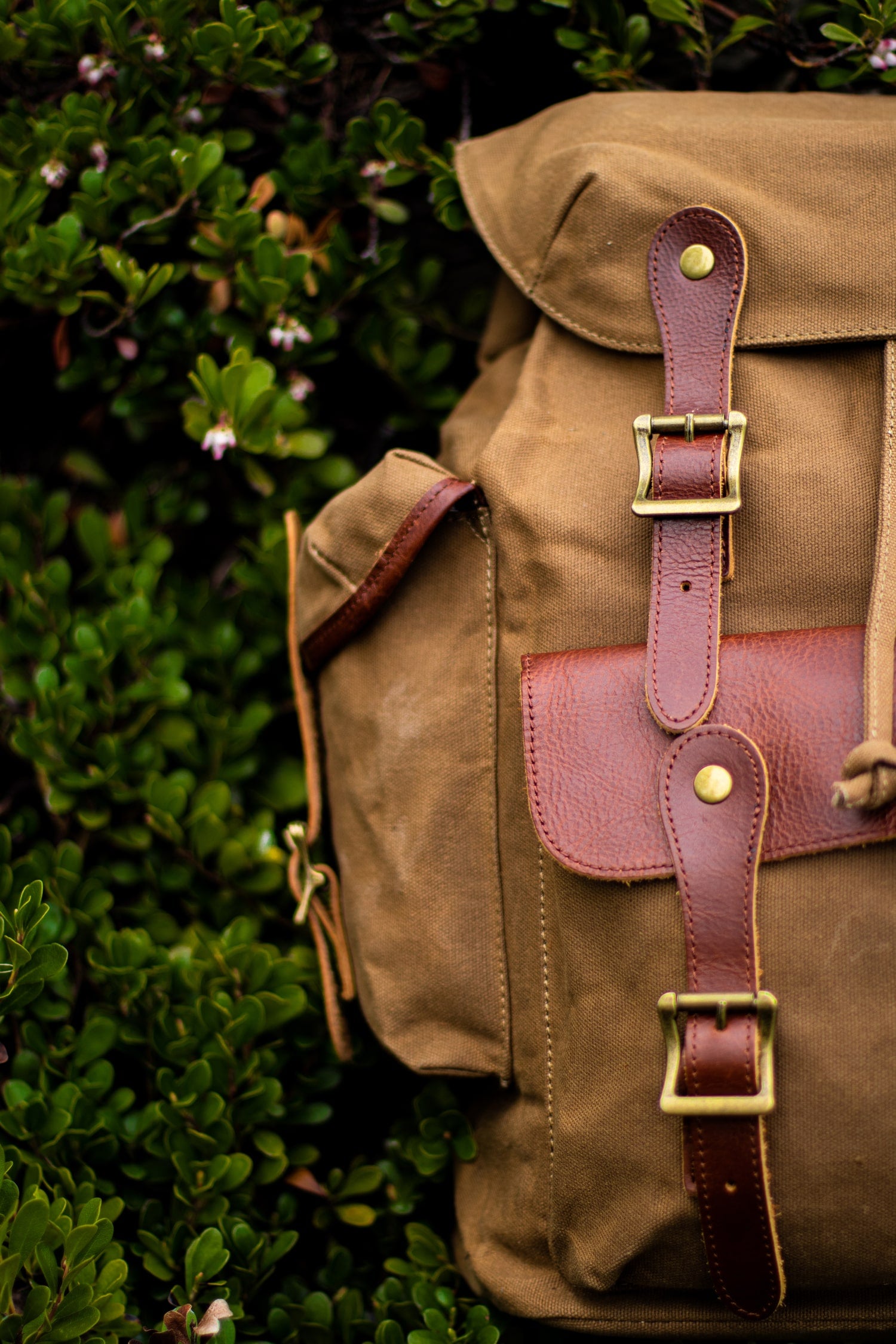 khaki vintage bag backpack with adjustable shoulder-strap