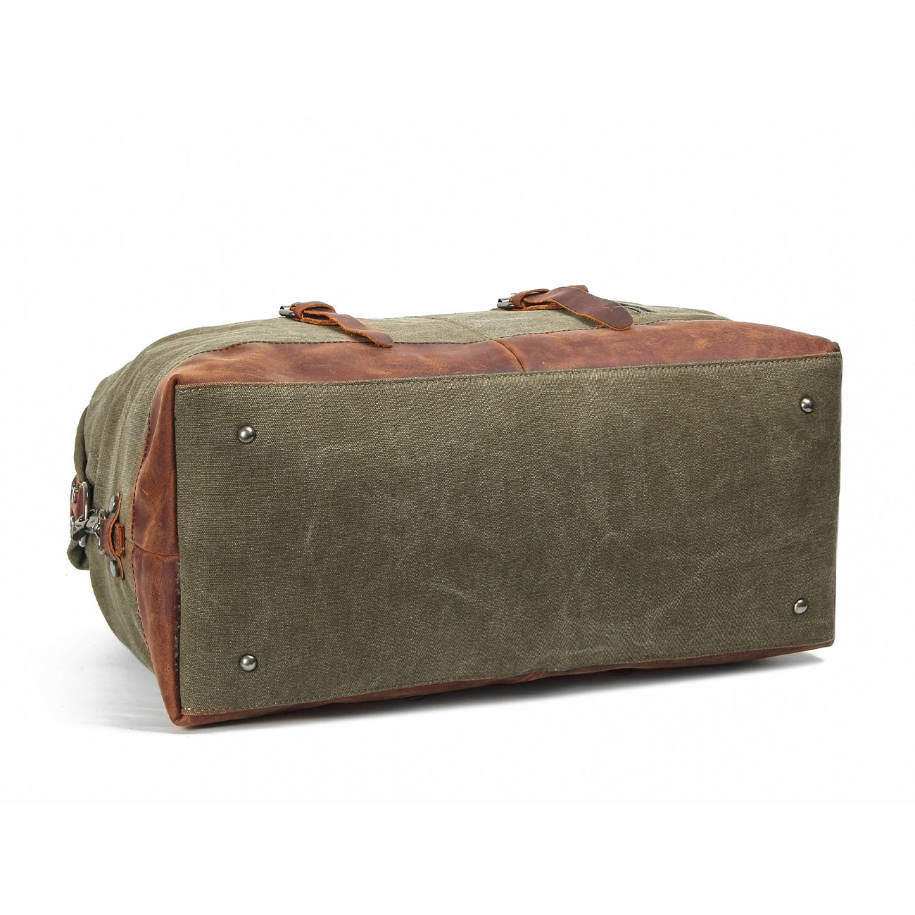 roomy and handy interior compartments with zipped and slot pockets and cotton liner of a vintage travel luggage